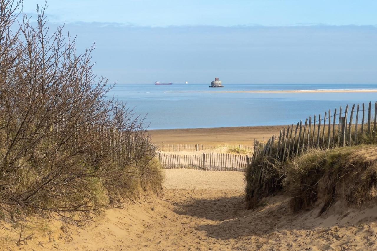 Den Of Joy Humberston Fitties Sleeps 6,Hot Tub,Log Burner Villa Cleethorpes Exterior photo