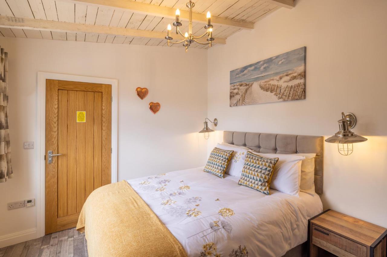 Den Of Joy Humberston Fitties Sleeps 6,Hot Tub,Log Burner Villa Cleethorpes Exterior photo