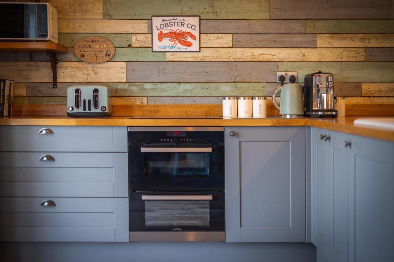 Den Of Joy Humberston Fitties Sleeps 6,Hot Tub,Log Burner Villa Cleethorpes Exterior photo